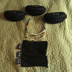 Oakley frames and cases w dust bags